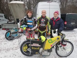 Trzy pokolenia estońskiego żużla na jednym obrazku- rodzina Viidasów